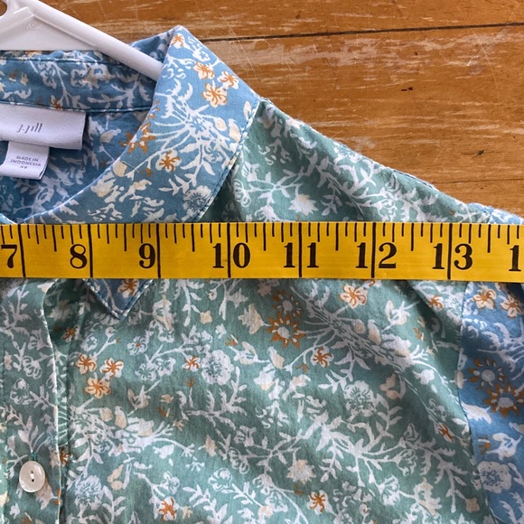 Jjill One Pocket Shirred Back Blue Green Floral Cotton Oyster Shell Button Up XS - Picture 8 of 10